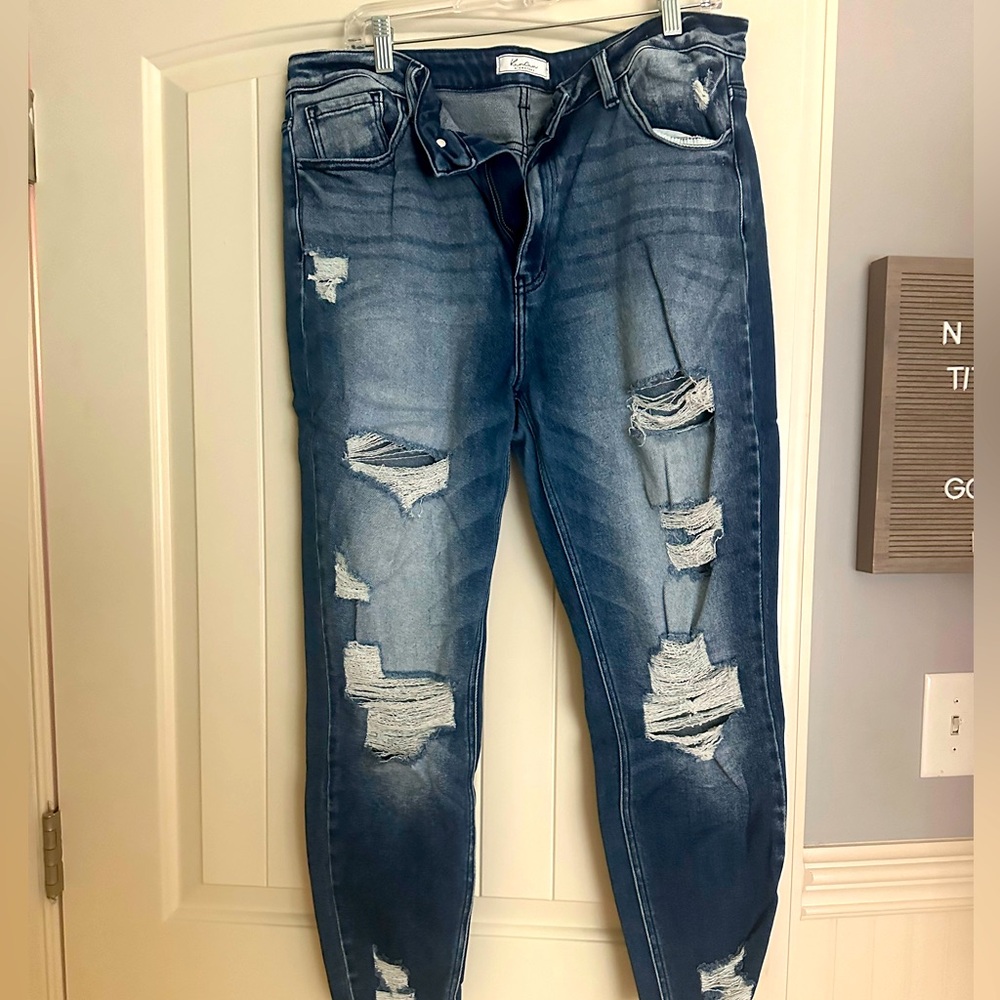 KanCan Ripped Jeans